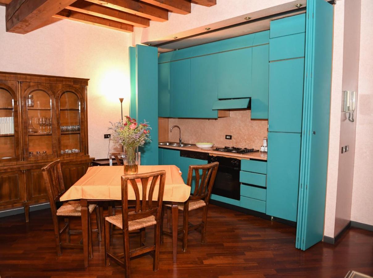 Appartement Dimora Noemi à Vérone Extérieur photo