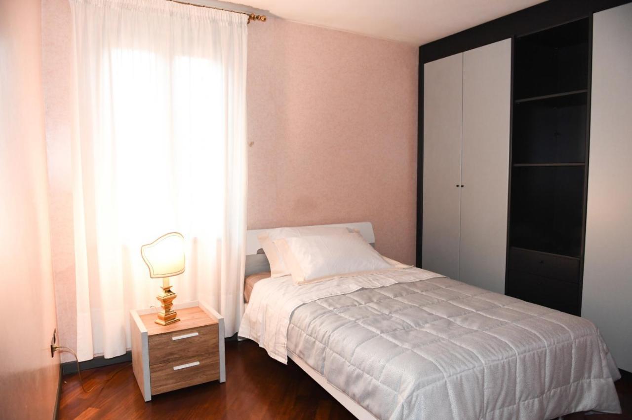 Appartement Dimora Noemi à Vérone Extérieur photo
